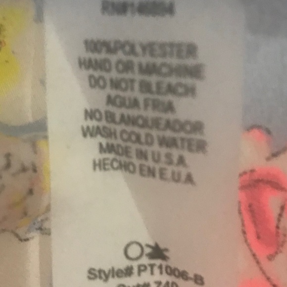 NWT Floral Cute V-neck Blouse - Picture 3 of 3